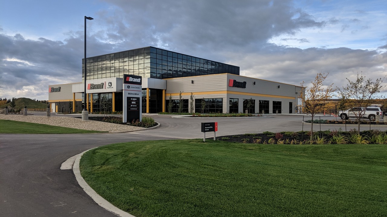 brandt_tractor_fort_st_john-se corner prefab steel buildings bc steel buildings bc prefabricated metal buildings canada